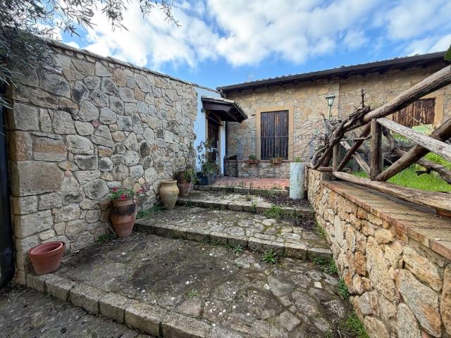 Case e ville in vendita di 190 m² in Contrada Bigini, 115