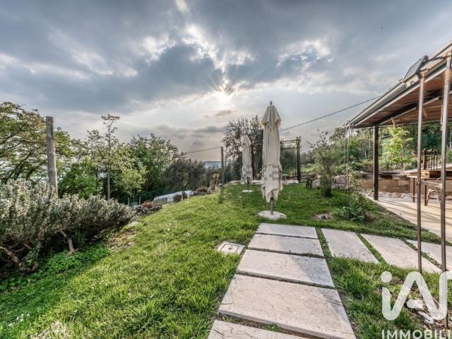 Case e ville in vendita di 190 m² in Contrada Maroni