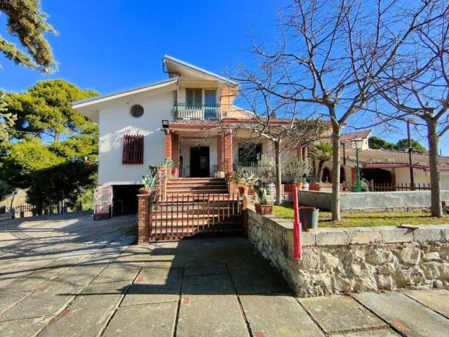 Case e ville in vendita di 190 m² in Contrada Piano dell&apos acqua