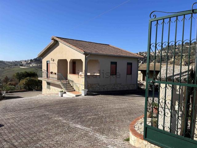Case e ville in vendita di 190 m² in Corso Vittorio Emanuele II