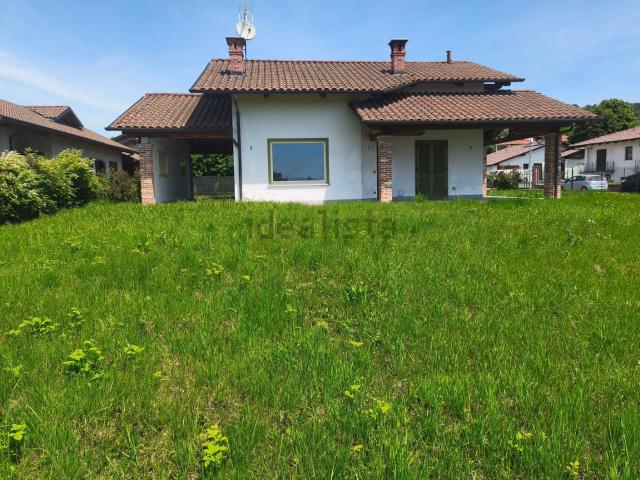 Case e ville in vendita di 190 m² in Frazione San Grato