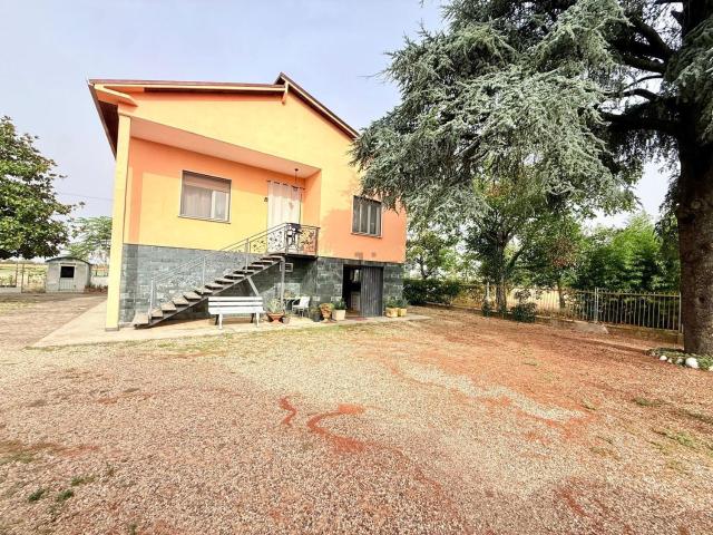Case e ville in vendita di 190 m² in Strada Provinciale 83