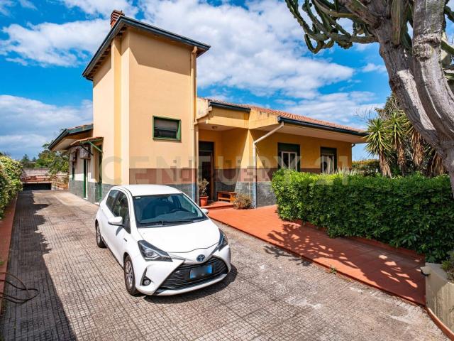 Case e ville in vendita di 191 m² in Via Pasubio, 33