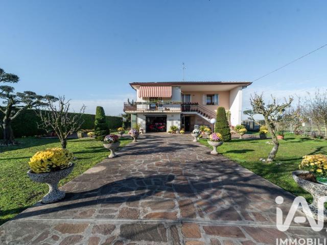Case e ville in vendita di 192 m² in Via Don Bosco, 149