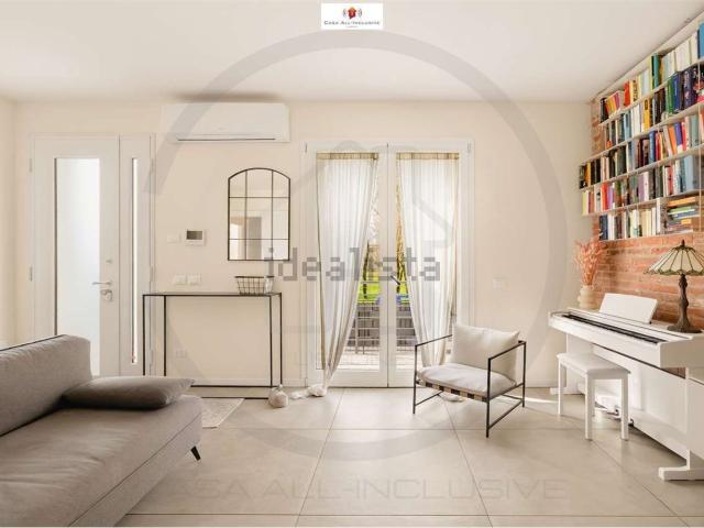 Case e ville in vendita di 192 m² in Via Fratelli Cairoli