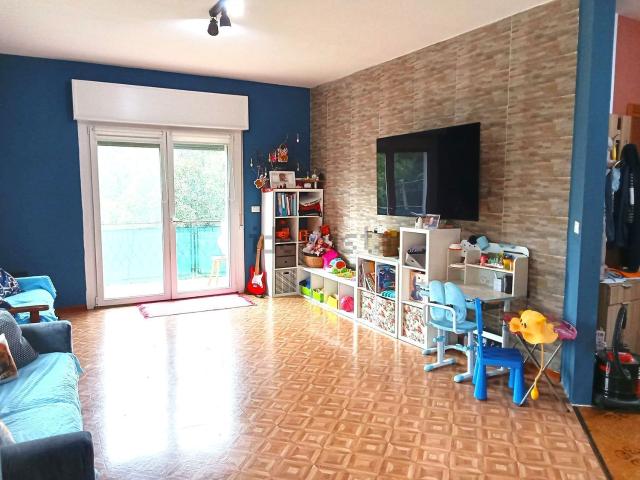 Case e ville in vendita di 193 m² in Via dei Pini, 19