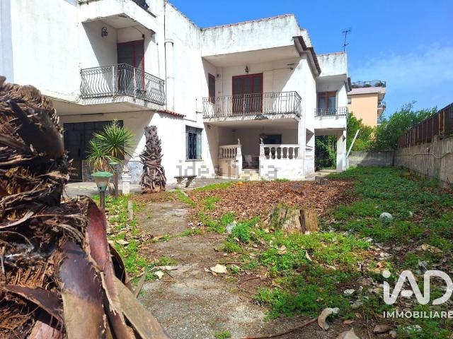 Case e ville in vendita di 193 m² in Via Della Resistenza, 10
