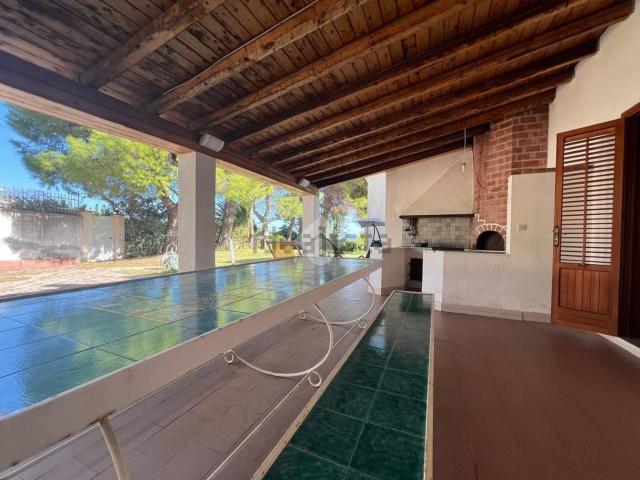 Case e ville in vendita di 193 m² in Contrada Conza, 70
