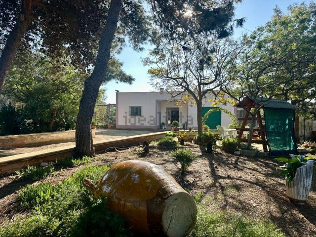 Case e ville in vendita di 193 m² in Contrada Pezza d&apos  Acqua Fresca, 27