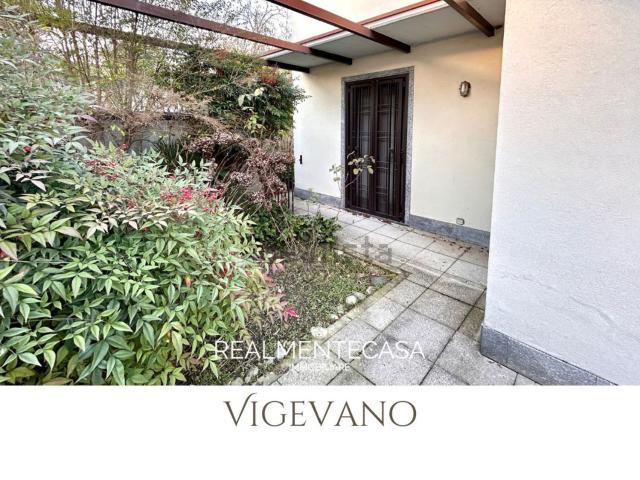 Case e ville in vendita di 193 m² in Strada Fossana
