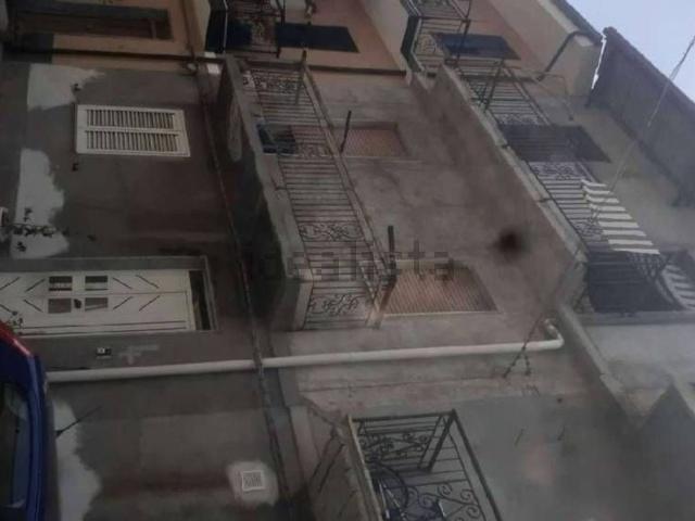 Case e ville in vendita di 194 m² in Via Sulmona, 4