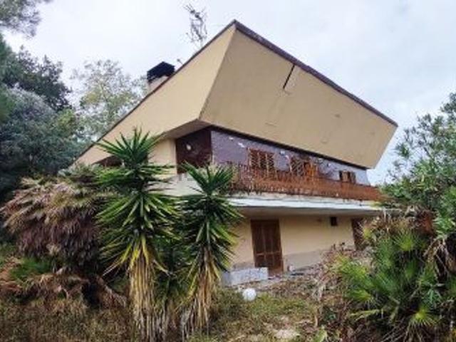 Case e ville in vendita di 194 m² in Via Vascello