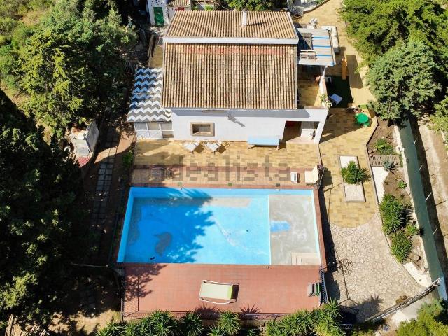 Case e ville in vendita di 194 m² in Contrada Case Cugni
