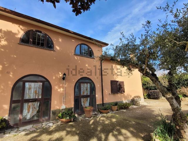 Case e ville in vendita di 194 m² in Largo delle fornaci