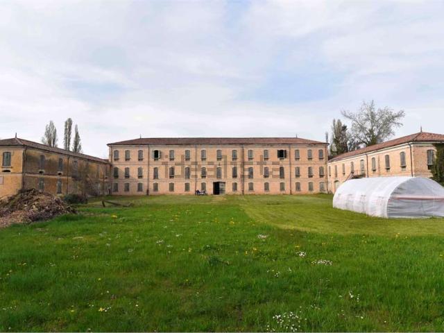 Case e ville in vendita di 1957 m² in Via Cavour