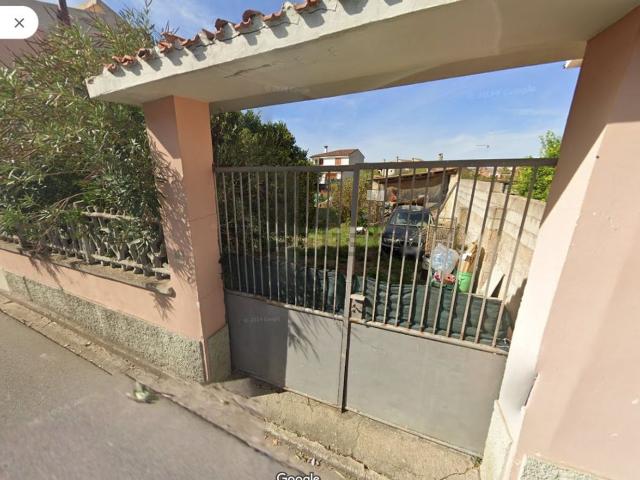 Case e ville in vendita di 195 m² in Via Cagliari