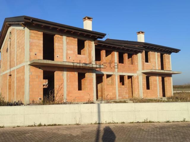 Case e ville in vendita di 195 m² in Via Giorgione