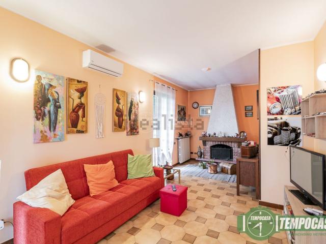 Case e ville in vendita di 195 m² in Via Don A. Sobacchi, 5