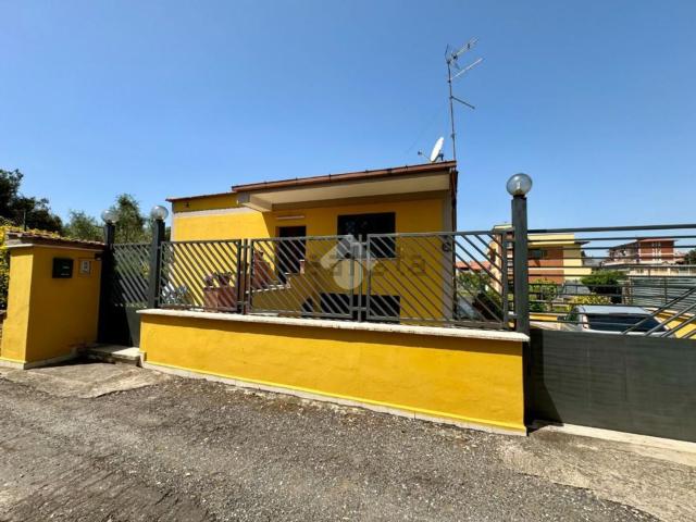 Case e ville in vendita di 195 m² in Via del Criceto, 144