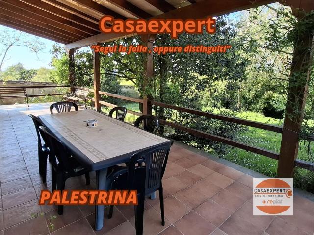 Case e ville in vendita di 195 m² in Via della Stella, 17