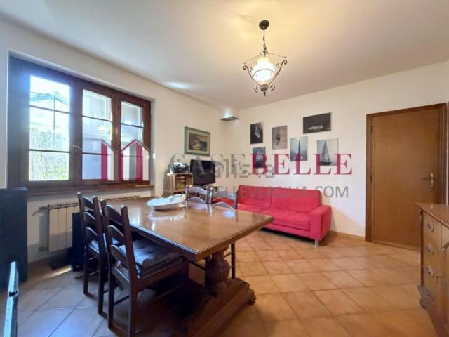 Case e ville in vendita di 195 m² in Via Fillungo, 55041