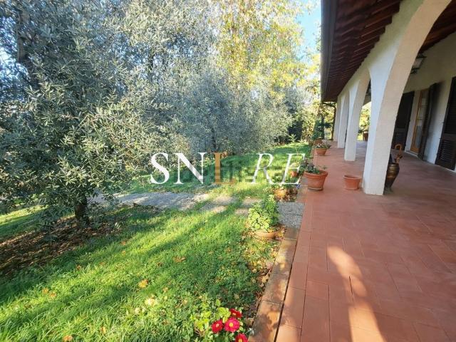Case e ville in vendita di 195 m² in Via Leonardo da Vinci