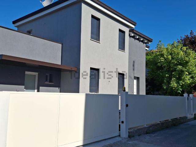 Case e ville in vendita di 195 m² in Via Luigi Pulci