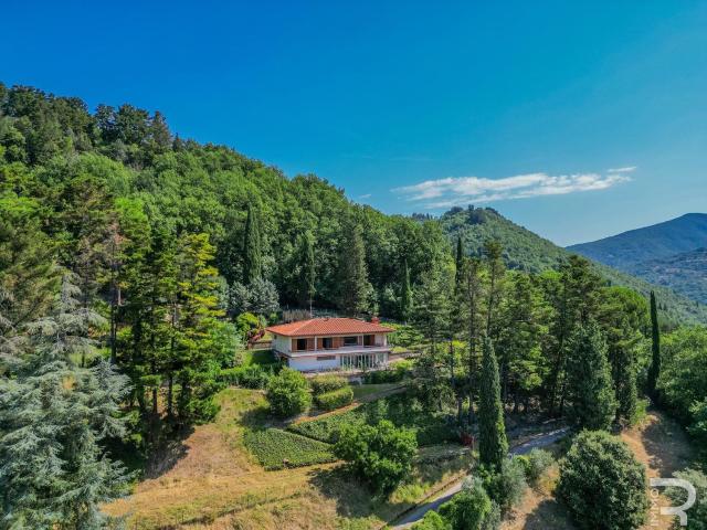 Case e ville in vendita di 195 m² in Via Montalloro