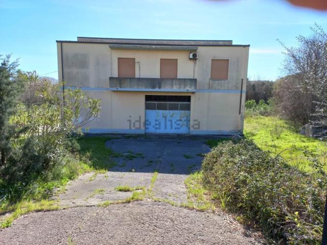 Case e ville in vendita di 195 m² in Via Nino Bixio