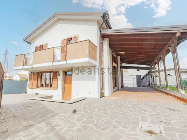 Case e ville in vendita di 195 m² in Via Roma, 53