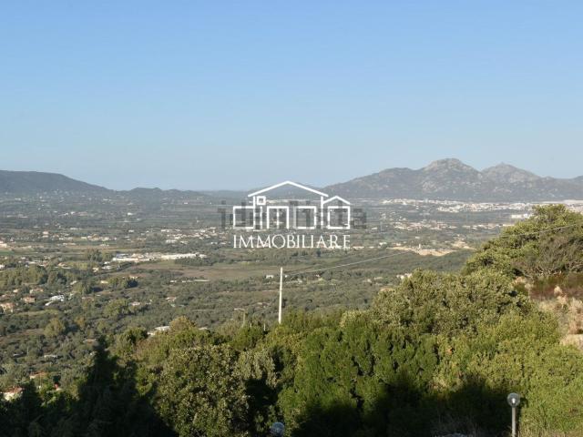 Case e ville in vendita di 195 m² in Via Raica