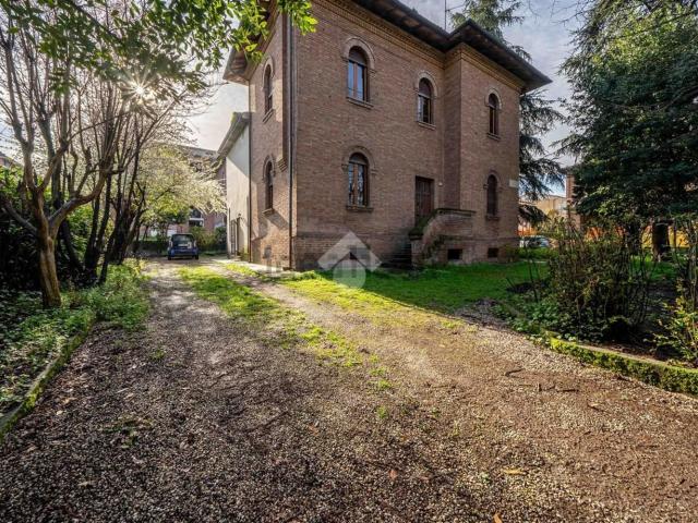 Case e ville in vendita di 195 m² in Via Trento, 1