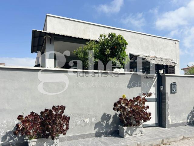 Case e ville in vendita di 195 m² in Viale Giove, 23
