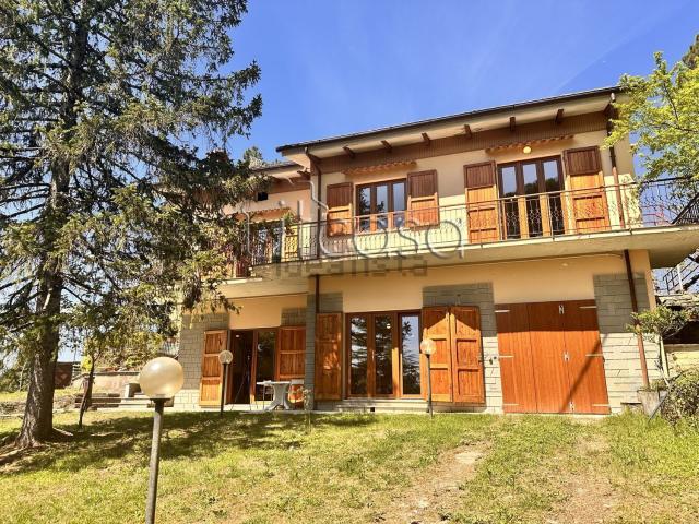 Case e ville in vendita di 195 m² in Corso Giacomo Matteotti, 80
