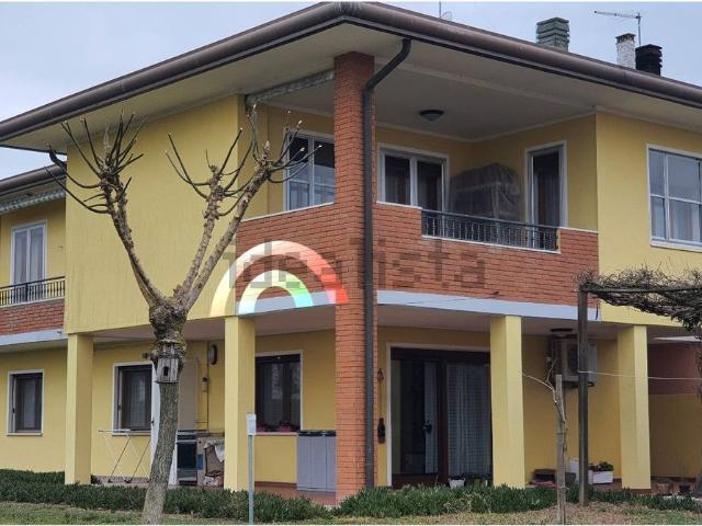 Case e ville in vendita di 195 m² in Strada Margherita, 13