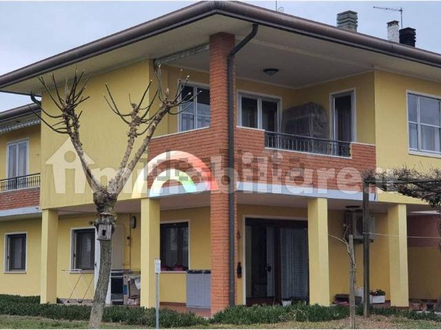 Case e ville in vendita di 195 m² in Strada Margherita, 13