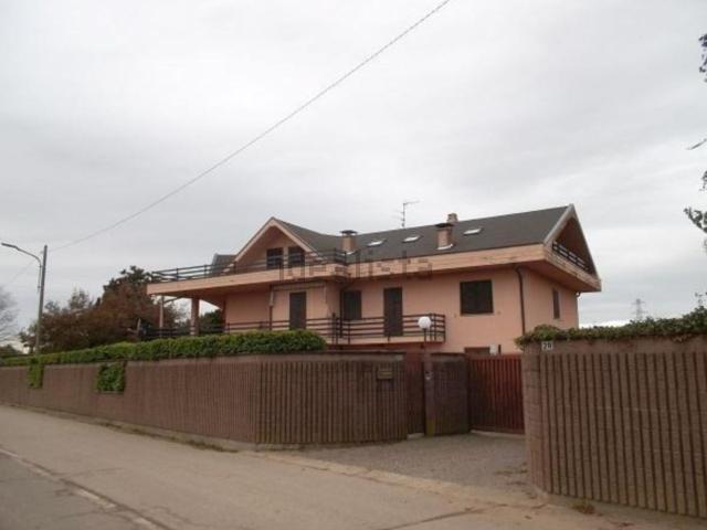 Case e ville in vendita di 1969 m² in Via Novara