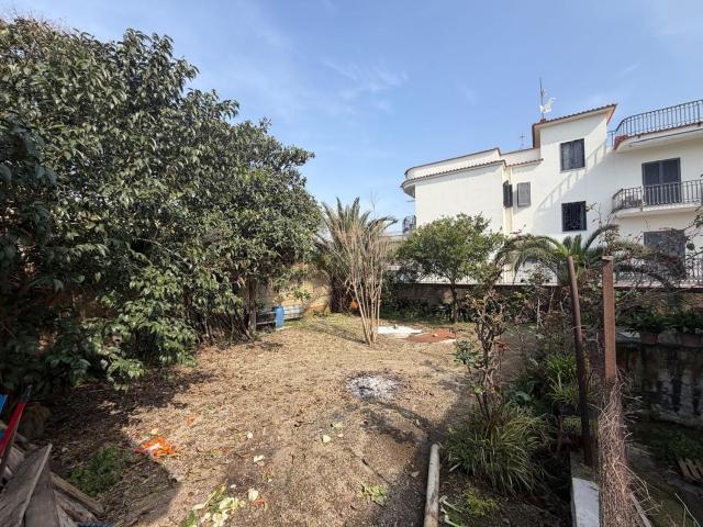 Case e ville in vendita di 196 m² in Via Casa d&apos  Auria