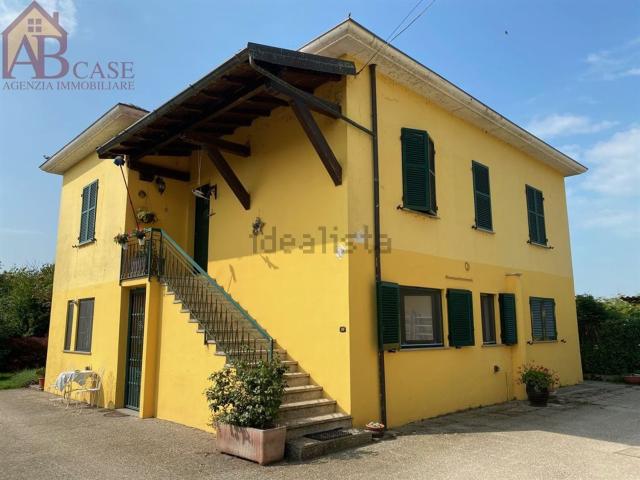 Case e ville in vendita di 196 m² in Via Mazzini, 8