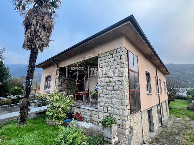 Case e ville in vendita di 197 m² in Via Giuseppe Garibaldi