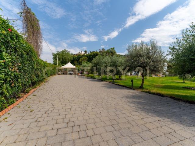 Case e ville in vendita di 197 m² in Via Dietro Serra, 2