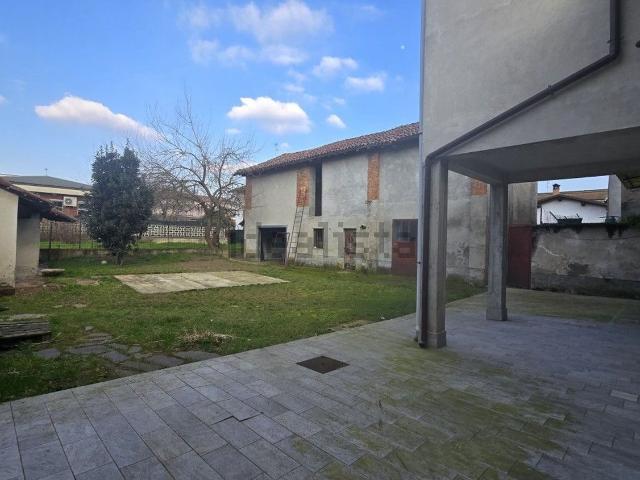 Case e ville in vendita di 197 m² in Via Fosso Galana, 21