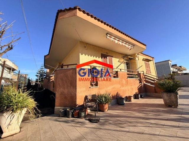 Case e ville in vendita di 197 m² in Via Rocca dei Dragoni
