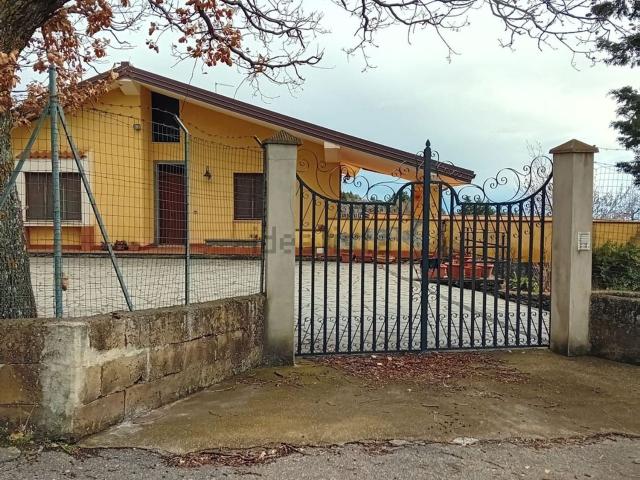 Case e ville in vendita di 197 m² in Contrada Castelluccio paratore