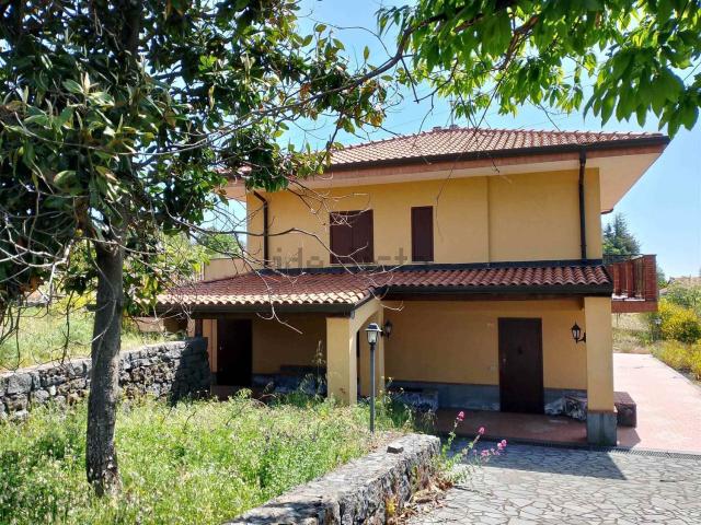 Case e ville in vendita di 198 m²