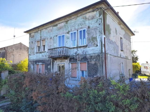 Case e ville in vendita di 198 m² in Via 2 Giugno