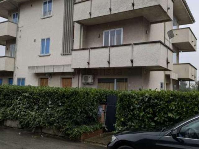 Case e ville in vendita di 198 m² in Via D. Alighieri