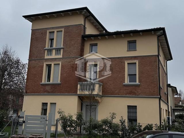 Case e ville in vendita di 198 m² in Via della Pace