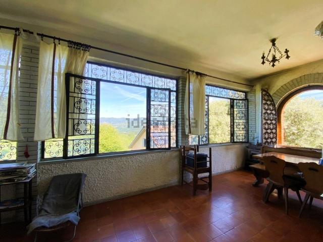 Case e ville in vendita di 198 m² in Via Ville