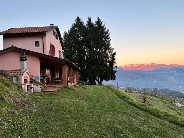 Case e ville in vendita di 198 m² in Località Foce D&apos Eglio
